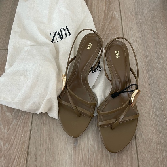 Zara Shoes - Zara Women's Olive Sandals with Gold Accent